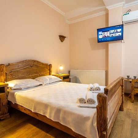 Hotel Phasis Кутаиси Экстерьер фото