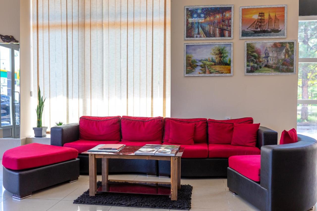 Hotel Phasis Кутаиси Экстерьер фото