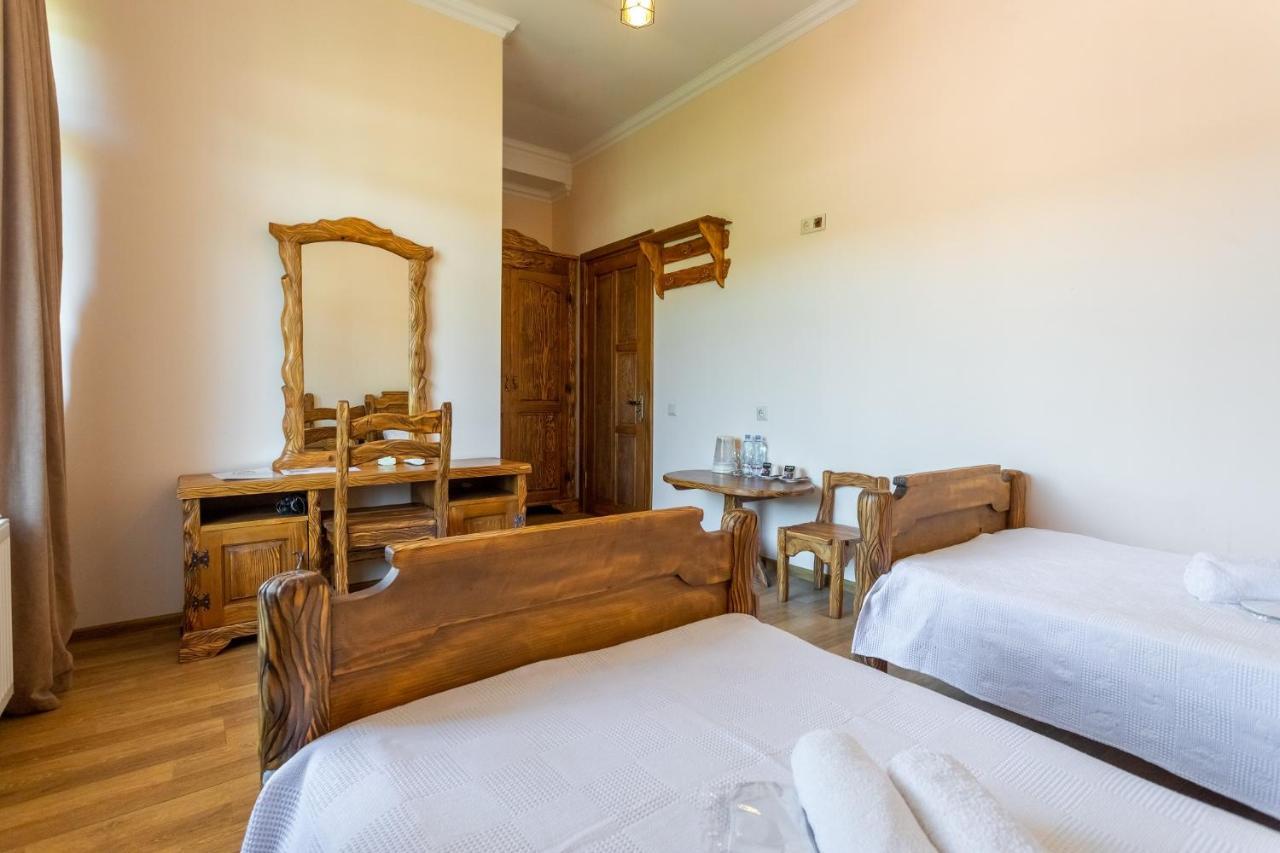 Hotel Phasis Кутаиси Экстерьер фото