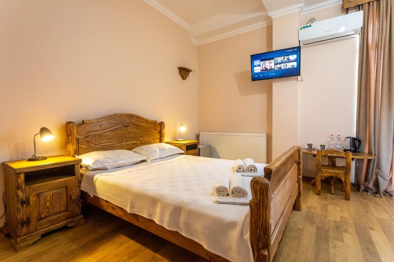 Hotel Phasis Кутаиси Экстерьер фото