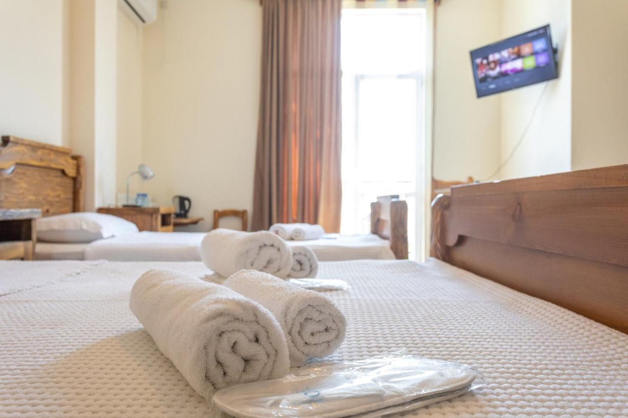 Hotel Phasis Кутаиси Экстерьер фото