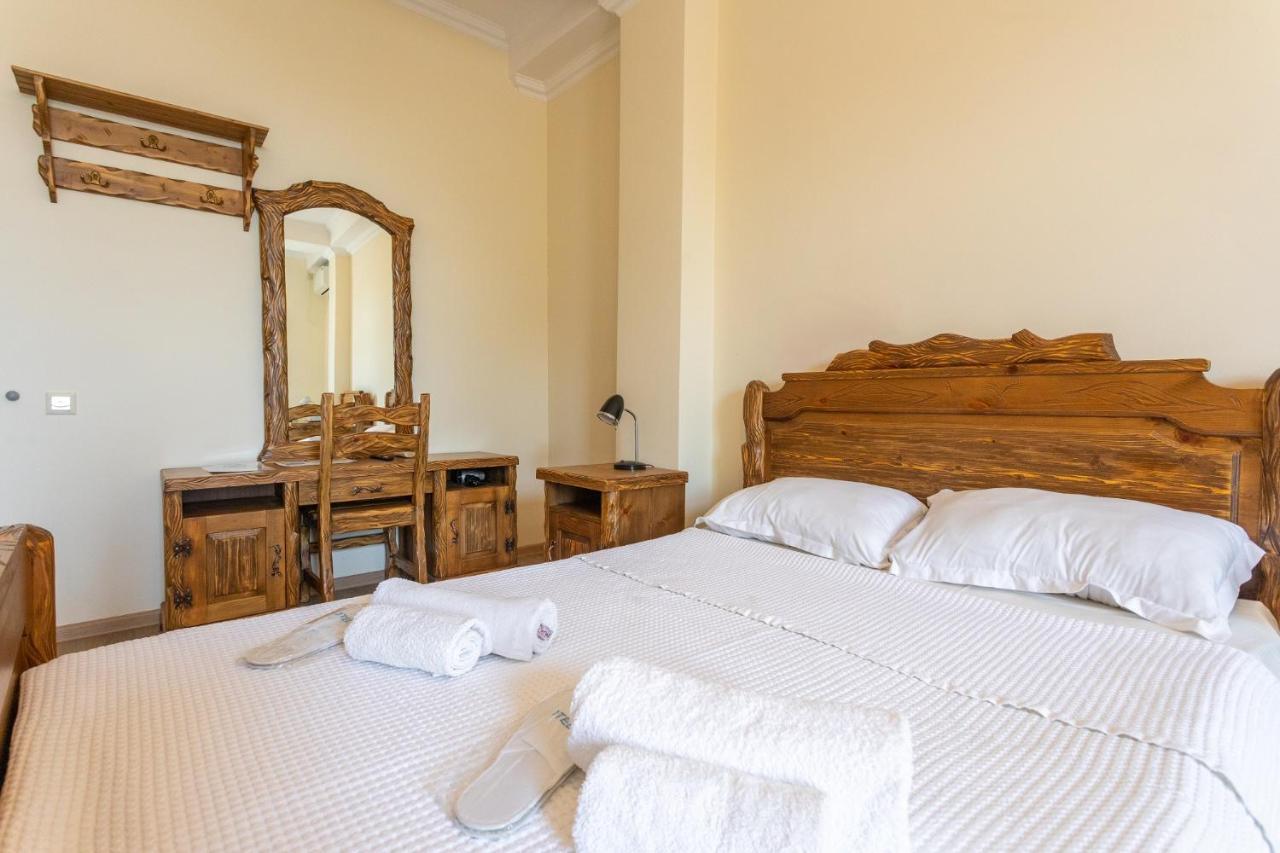 Hotel Phasis Кутаиси Экстерьер фото