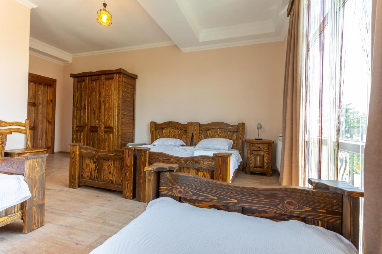 Hotel Phasis Кутаиси Экстерьер фото