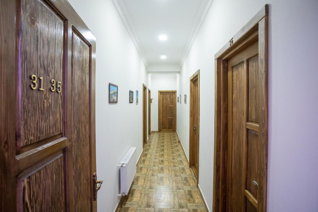 Hotel Phasis Кутаиси Экстерьер фото