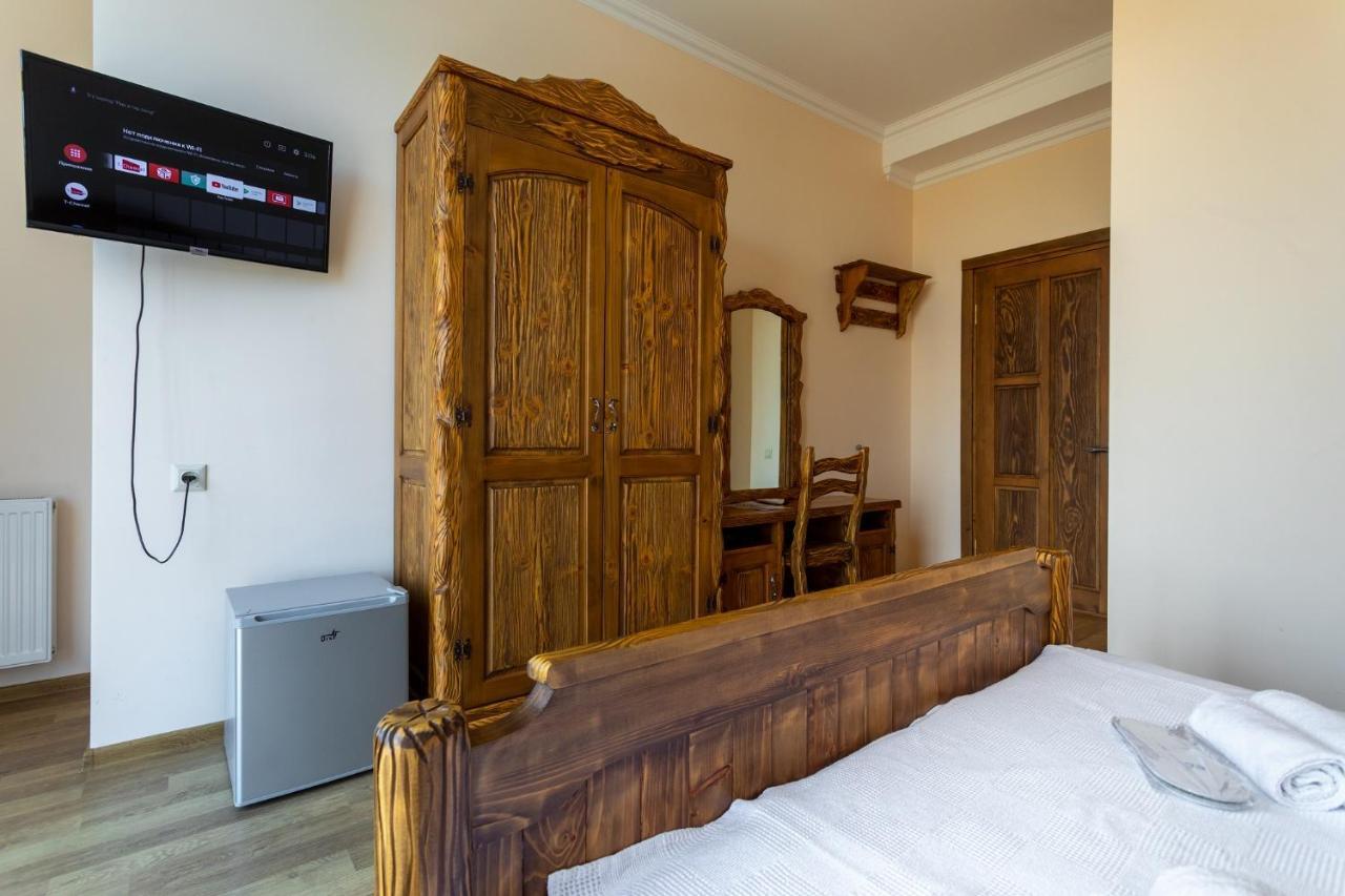 Hotel Phasis Кутаиси Экстерьер фото