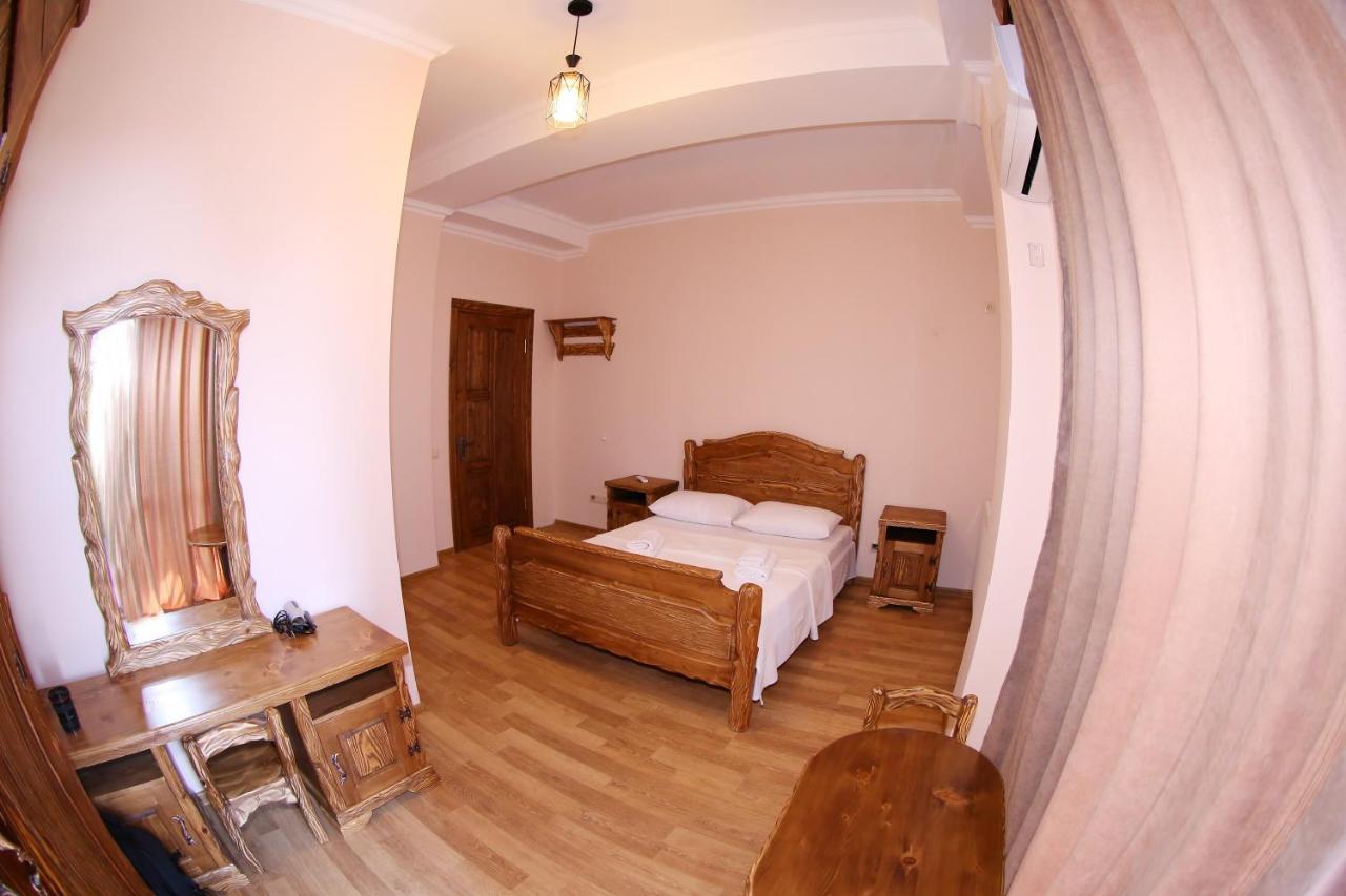 Hotel Phasis Кутаиси Экстерьер фото