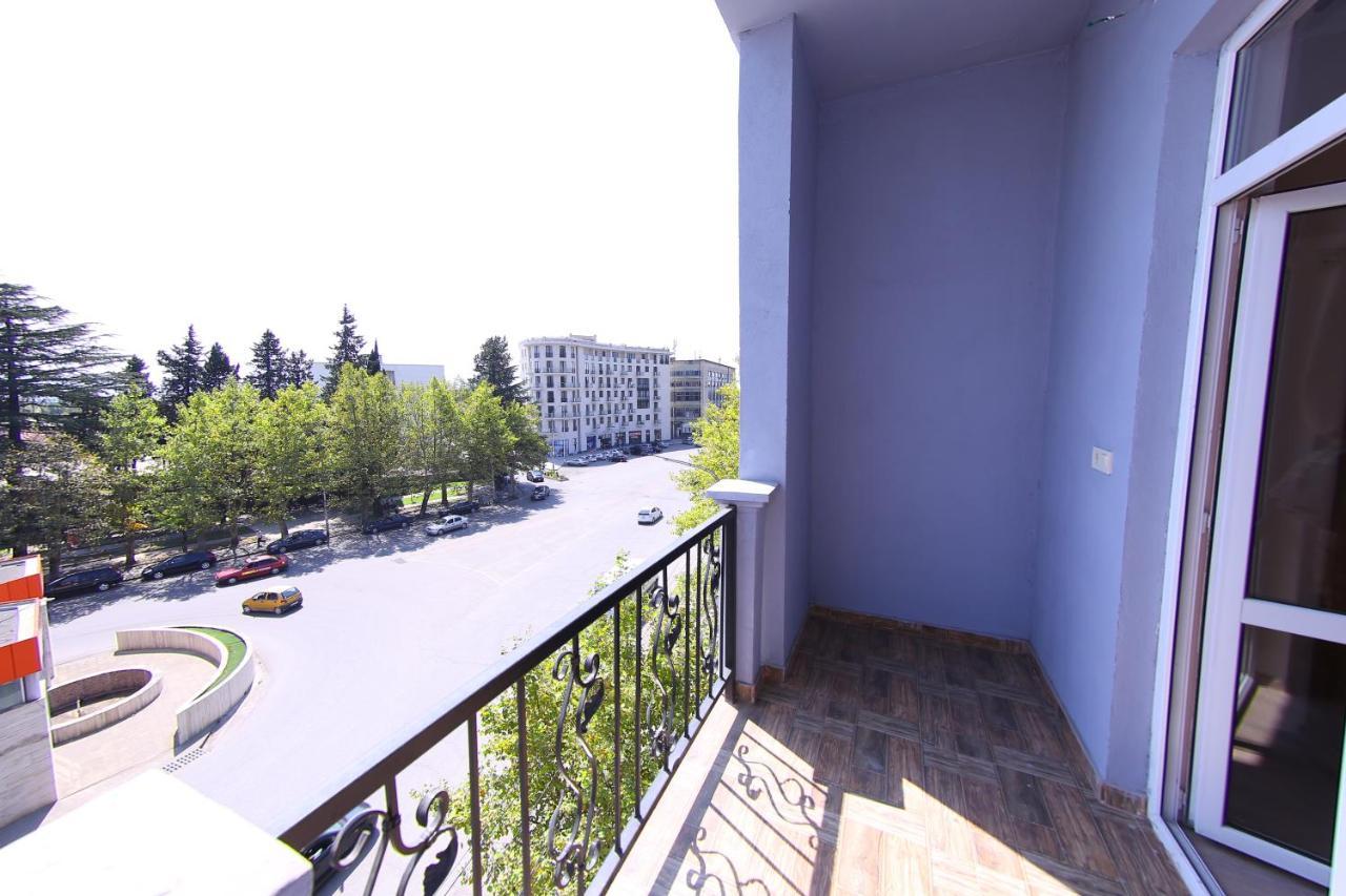 Hotel Phasis Кутаиси Экстерьер фото